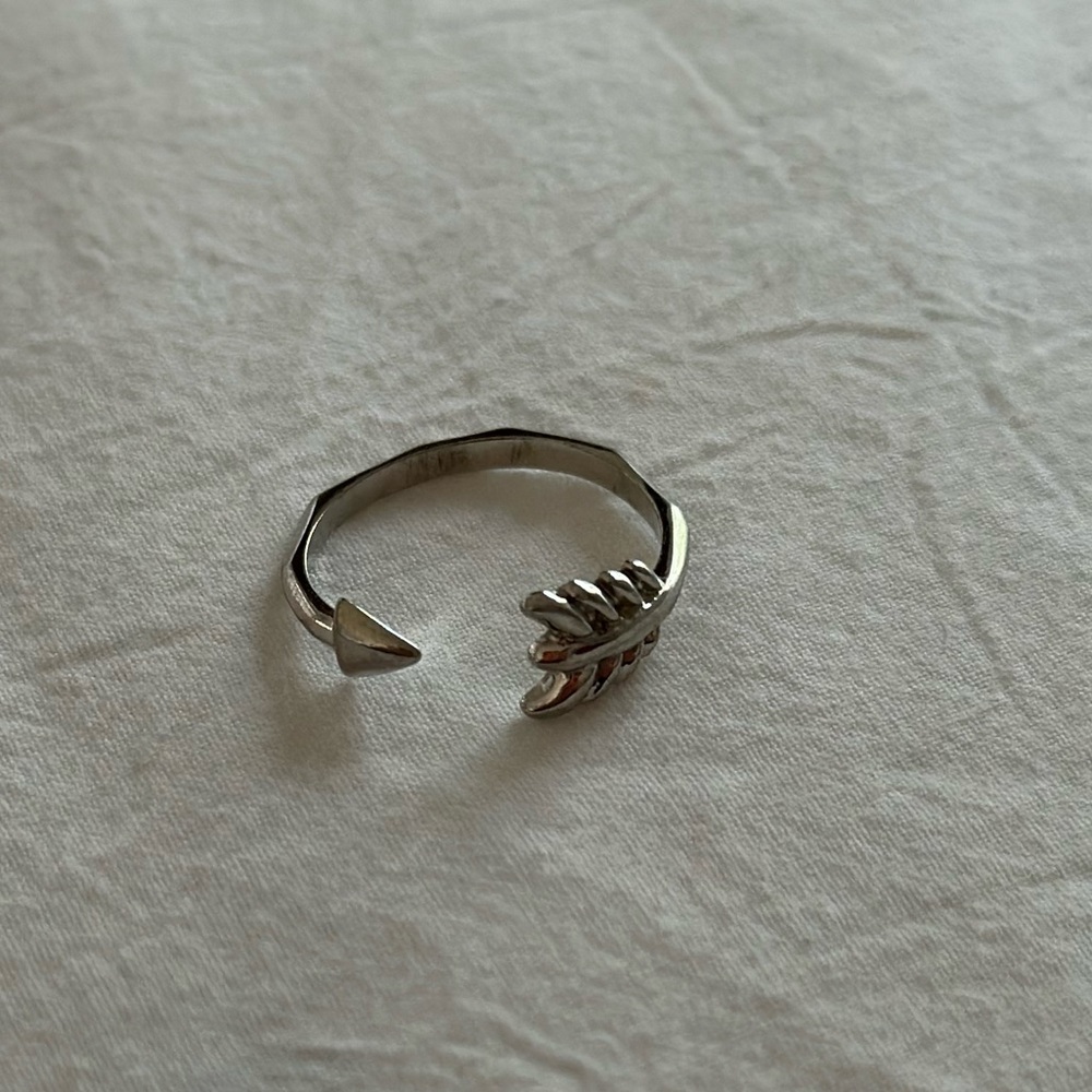Stella & Dot Arrow Ring